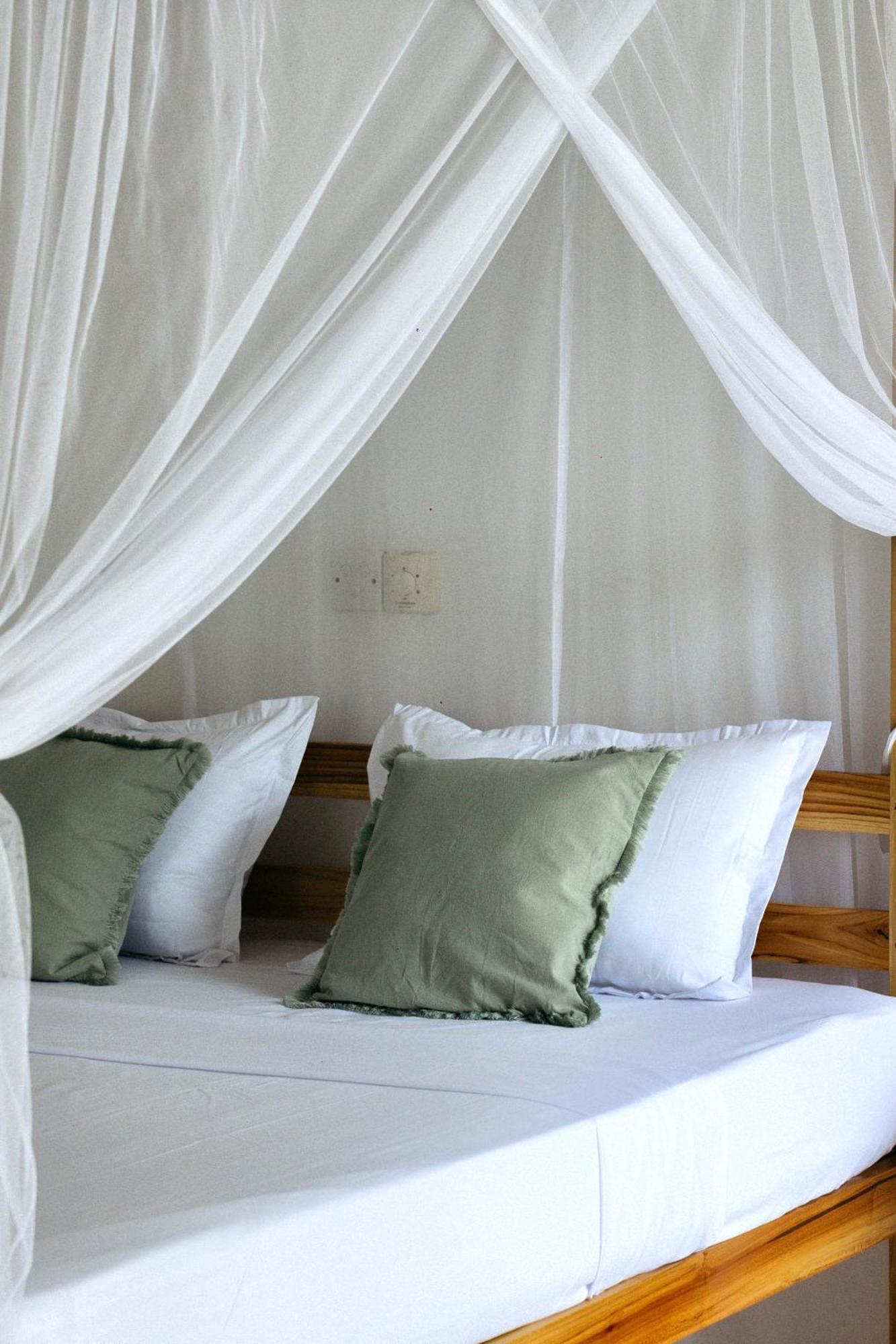 Watu House Hotel Диквела Стая снимка