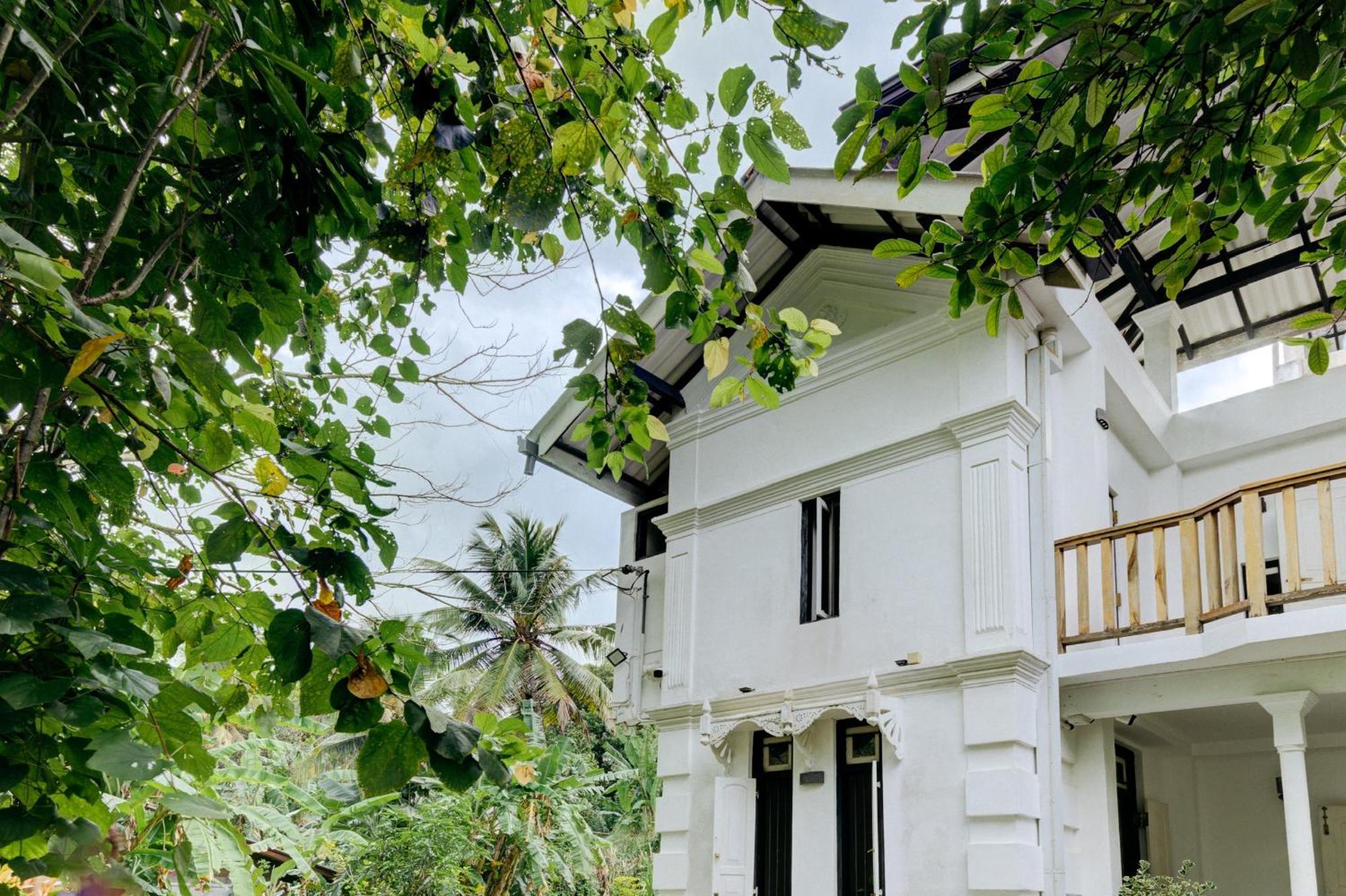 Watu House Hotel Диквела Екстериор снимка